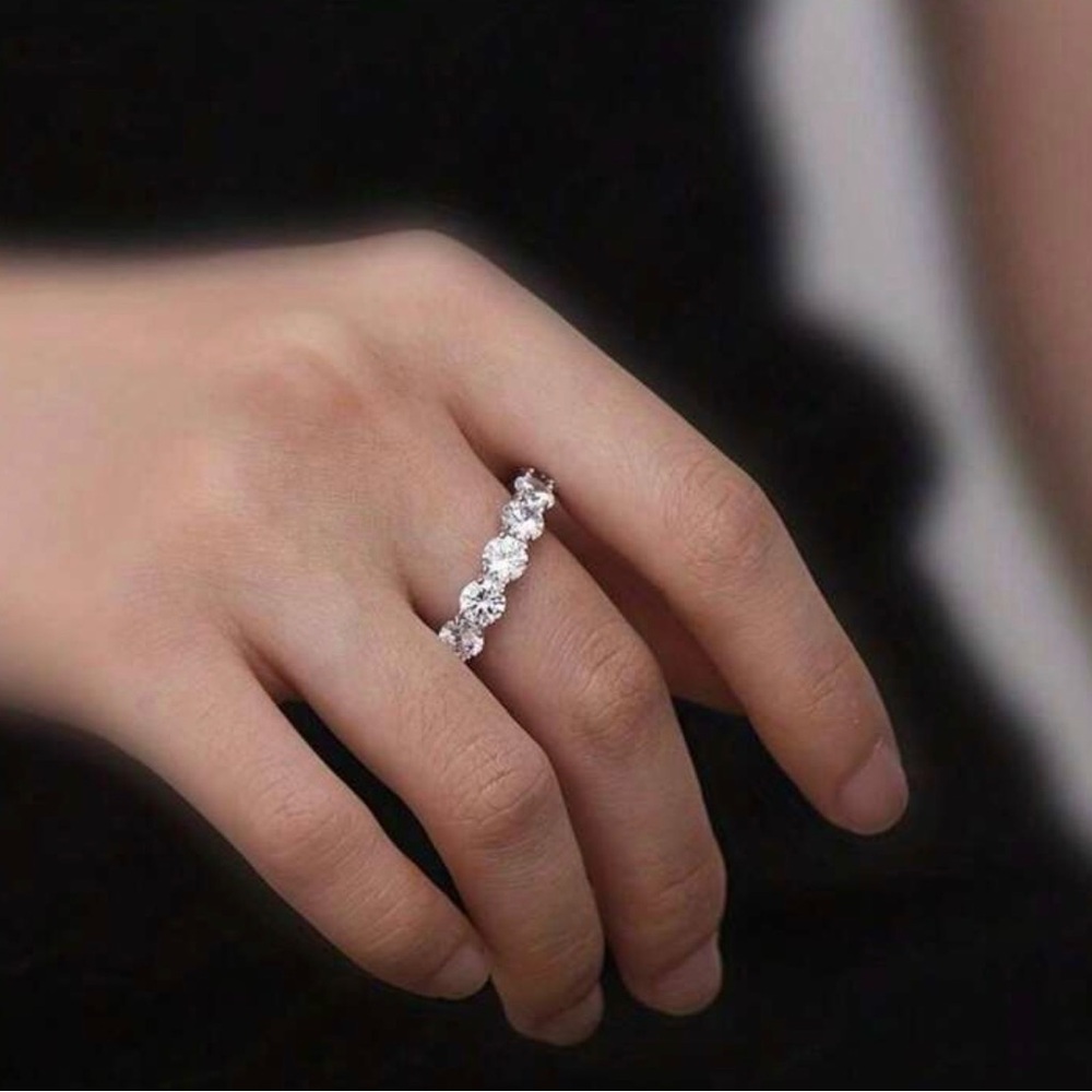 NWT-S925 Moissanite Eternity Band SIZE 8